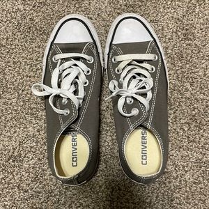 Like new grey Chuck Taylor’s Low.